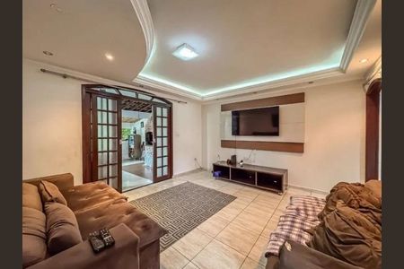 Casa à venda com 250m², 5 quartos e 2 vagas