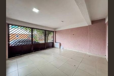 Casa à venda com 250m², 5 quartos e 2 vagas