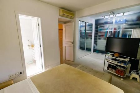 Apartamento à venda com 152m², 4 quartos e 3 vagasFoto 01