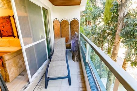 Apartamento à venda com 152m², 4 quartos e 3 vagasFoto 01