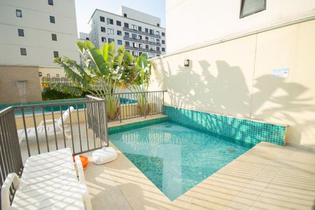 Apartamento à venda com 34m², 1 quarto e sem vaga Apartamento à venda com 34m², 1 quarto e sem vagaÁrea comum - Piscina