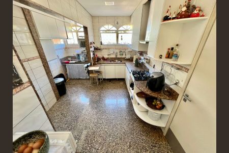 Apartamento à venda com 195m², 5 quartos e 1 vagaCozinha