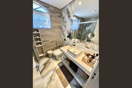 Apartamento à venda com 195m², 5 quartos e 1 vagaBanheiro da Suíte