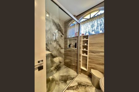 Apartamento à venda com 195m², 5 quartos e 1 vagaBanheiro da Suíte