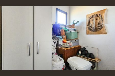 Apartamento à venda com 114m², 3 quartos e 3 vagas Apartamento à venda com 114m², 3 quartos e 3 vagasQuarto Serviço