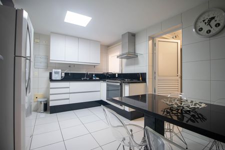Apartamento para alugar com 146m², 4 quartos e 3 vagasCozinha
