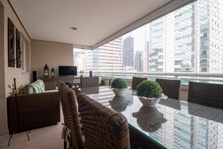 Apartamento para alugar com 146m², 4 quartos e 3 vagasVaranda