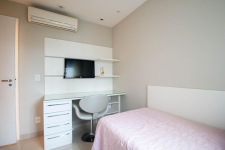 Apartamento para alugar com 146m², 4 quartos e 3 vagasQuarto 2