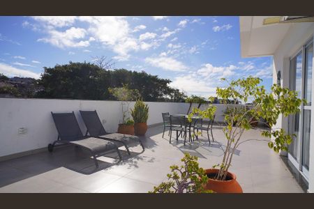 Apartamento para alugar com 230m², 2 quartos e 1 vagaTerraço