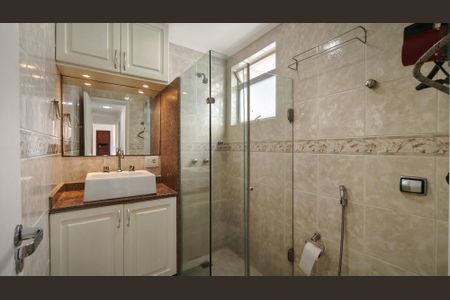 Apartamento à venda com 80m², 2 quartos e 1 vaga Apartamento à venda com 80m², 2 quartos e 1 vagaBanheiro Social