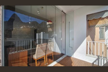 Apartamento à venda com 80m², 2 quartos e 1 vaga Apartamento à venda com 80m², 2 quartos e 1 vagaVaranda da Sala