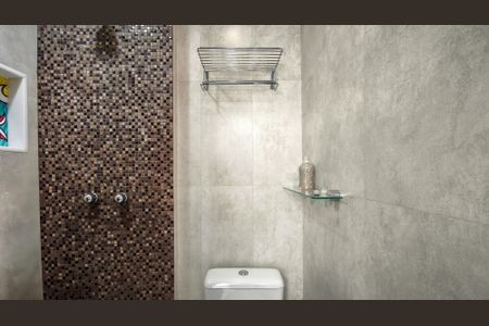 Apartamento à venda com 80m², 2 quartos e 1 vaga Apartamento à venda com 80m², 2 quartos e 1 vagaBanheiro de serviço