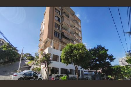 Apartamento à venda com 80m², 2 quartos e 1 vaga Apartamento à venda com 80m², 2 quartos e 1 vagaFachada e portaria