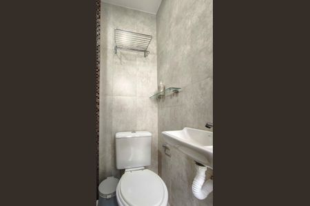 Apartamento à venda com 80m², 2 quartos e 1 vaga Apartamento à venda com 80m², 2 quartos e 1 vagaBanheiro de serviço