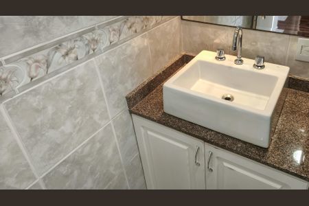 Apartamento à venda com 80m², 2 quartos e 1 vaga Apartamento à venda com 80m², 2 quartos e 1 vagaBanheiro Social