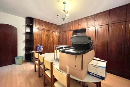 Casa à venda com 246m², 4 quartos e 4 vagas Casa à venda com 246m², 4 quartos e 4 vagasSuite 3