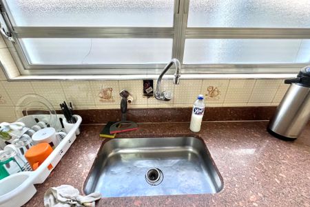 Casa à venda com 246m², 4 quartos e 4 vagas Casa à venda com 246m², 4 quartos e 4 vagasCozinha