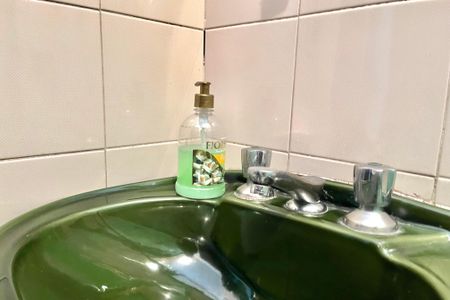 Casa à venda com 246m², 4 quartos e 4 vagas Casa à venda com 246m², 4 quartos e 4 vagasBanheiro da Suíte 1