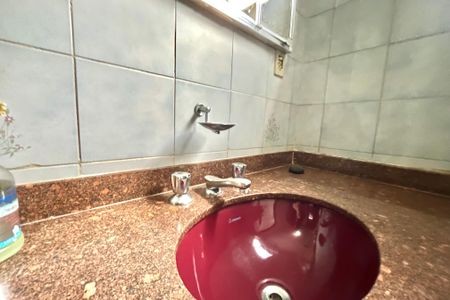 Casa à venda com 246m², 4 quartos e 4 vagas Casa à venda com 246m², 4 quartos e 4 vagasBanheiro da Suíte 2