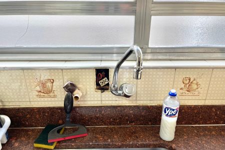 Casa à venda com 246m², 4 quartos e 4 vagas Casa à venda com 246m², 4 quartos e 4 vagasCozinha