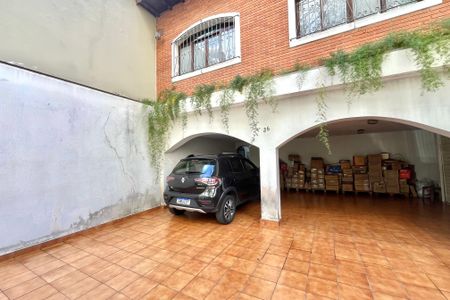 Casa à venda com 246m², 4 quartos e 4 vagas Casa à venda com 246m², 4 quartos e 4 vagasGaragem