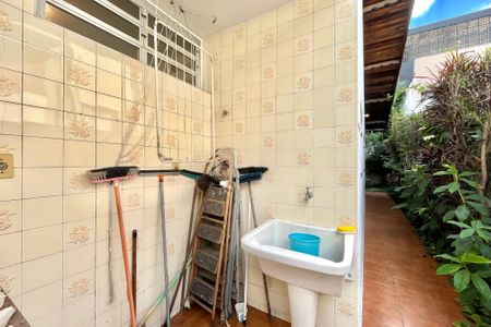 Casa à venda com 246m², 4 quartos e 4 vagas Casa à venda com 246m², 4 quartos e 4 vagasÁrea de Serviço