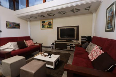 Casa à venda com 446m², 3 quartos e 4 vagasSala