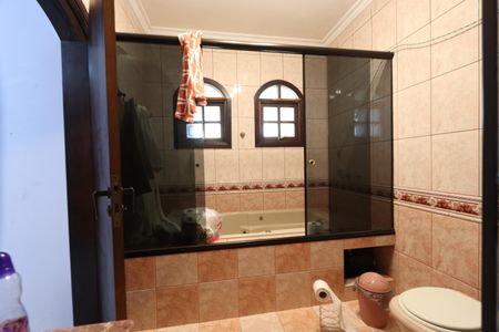 Casa à venda com 446m², 3 quartos e 4 vagasBanheiro da Suíte