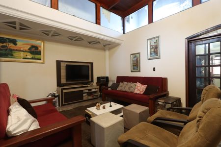 Casa à venda com 446m², 3 quartos e 4 vagasSala