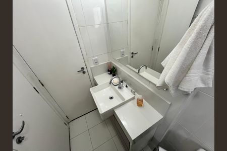 Apartamento à venda com 80m², 3 quartos e 2 vagasBanheiro suíte 2