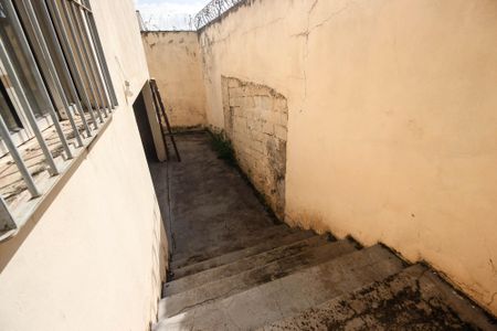 Casa para alugar com 200m², 3 quartos e 4 vagasEscada