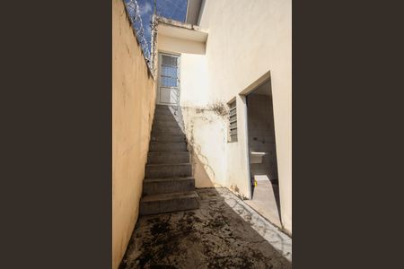 Casa para alugar com 200m², 3 quartos e 4 vagasEscada