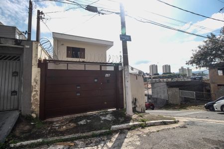 Casa para alugar com 200m², 3 quartos e 4 vagasFachada