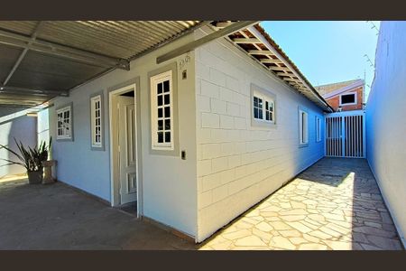 Casa à venda com 73m², 4 quartos e 3 vagas Casa à venda com 73m², 4 quartos e 3 vagasFoto 01