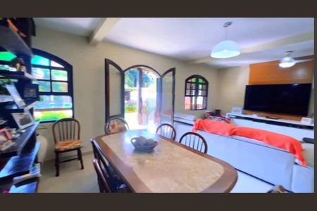 Casa à venda com 409m², 4 quartos e 6 vagas