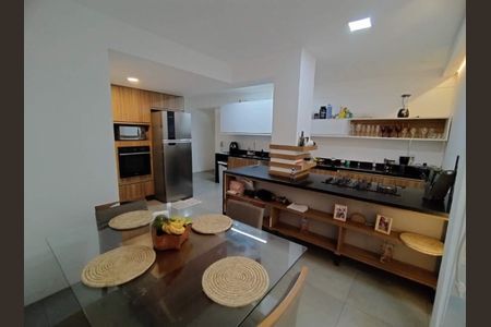 Apartamento à venda com 159m², 3 quartos e sem vaga