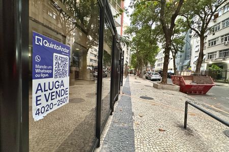 Apartamento à venda com 167m², 4 quartos e 2 vagasPlaquinha