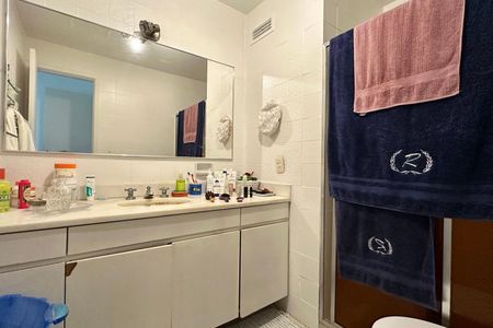 Apartamento à venda com 167m², 4 quartos e 2 vagasBanheiro Social