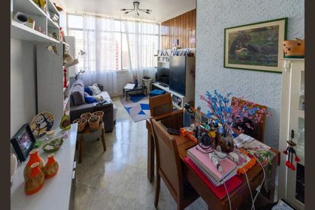Apartamento à venda com 75m², 2 quartos e 1 vaga