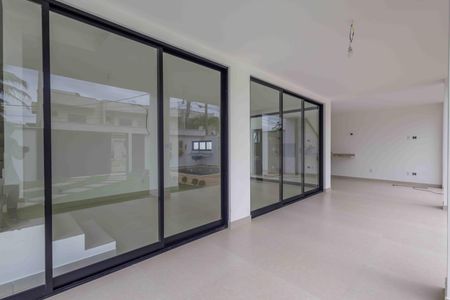 Casa à venda com 212m², 4 quartos e 3 vagas Casa à venda com 212m², 4 quartos e 3 vagasÁrea Gourmet