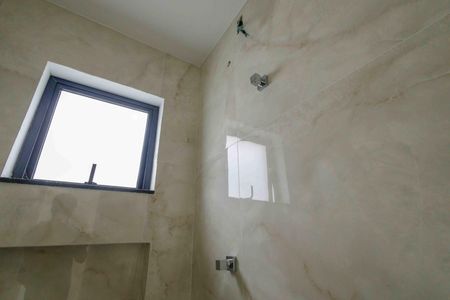 Casa à venda com 212m², 4 quartos e 3 vagas Casa à venda com 212m², 4 quartos e 3 vagasBanheiro da Suíte 4