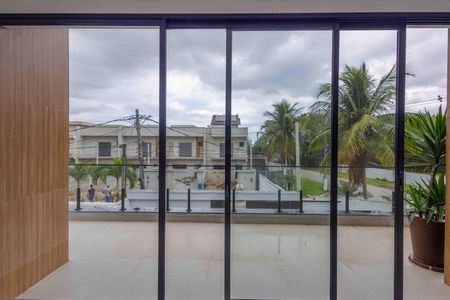 Casa à venda com 212m², 4 quartos e 3 vagas Casa à venda com 212m², 4 quartos e 3 vagasVaranda da Suíte 1