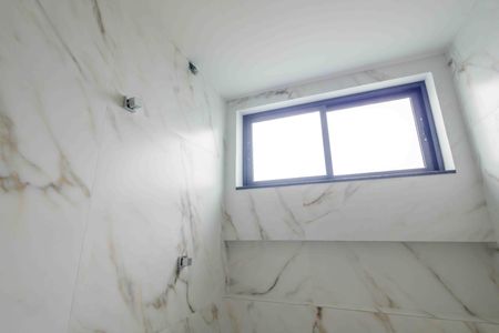 Casa à venda com 212m², 4 quartos e 3 vagas Casa à venda com 212m², 4 quartos e 3 vagasBanheiro da Suíte 1