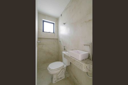 Casa à venda com 212m², 4 quartos e 3 vagas Casa à venda com 212m², 4 quartos e 3 vagasBanheiro da Suíte 2