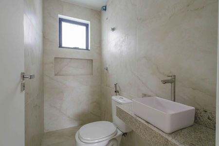 Casa à venda com 212m², 4 quartos e 3 vagas Casa à venda com 212m², 4 quartos e 3 vagasBanheiro da Suíte 3