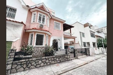Casa à venda com 120m², 4 quartos e 2 vagas