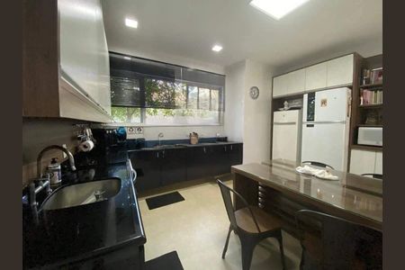 Casa à venda com 560m², 4 quartos e 2 vagas