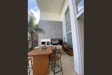 Casa à venda com 560m², 4 quartos e 2 vagas