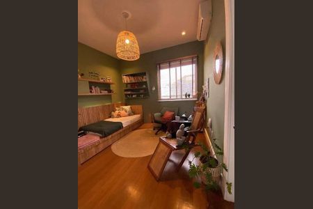 Casa à venda com 560m², 4 quartos e 2 vagas