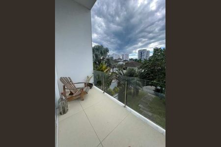 Casa à venda com 560m², 4 quartos e 2 vagas